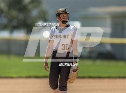 Thumbnail 2 in Fremont vs. Lincoln Southeast photogallery.
