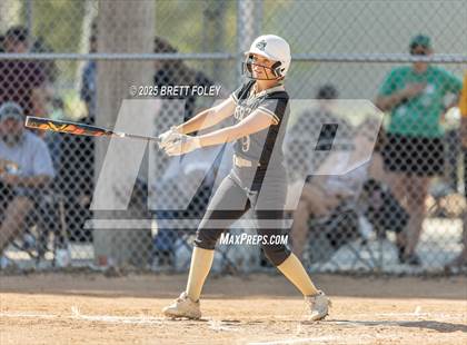 Thumbnail 3 in Fremont vs. Lincoln Southeast photogallery.