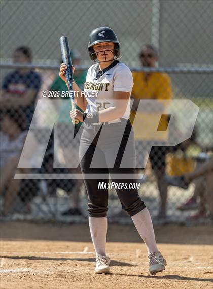 Thumbnail 1 in Fremont vs. Lincoln Southeast photogallery.