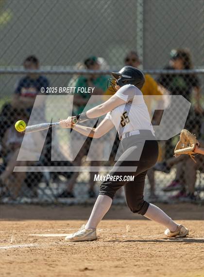 Thumbnail 2 in Fremont vs. Lincoln Southeast photogallery.