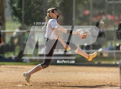 Thumbnail 2 in Fremont vs. Lincoln Southeast photogallery.