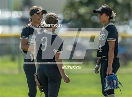 Thumbnail 3 in Fremont vs. Lincoln Southeast photogallery.