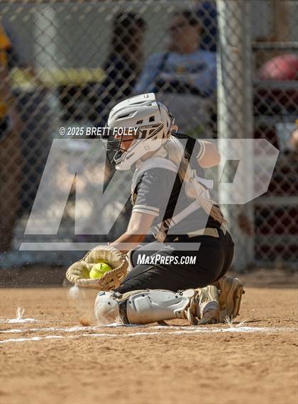 Thumbnail 2 in Fremont vs. Lincoln Southeast photogallery.