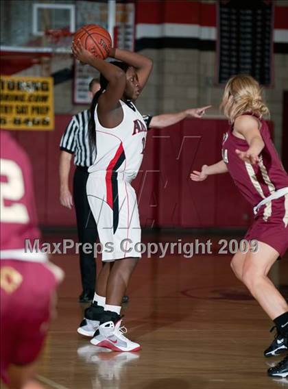 Thumbnail 2 in JSerra Catholic vs. Ayala (Best of the West) photogallery.