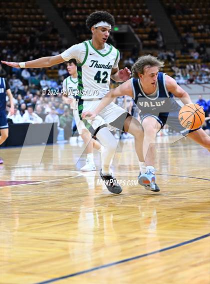 Thumbnail 2 in ThunderRidge vs. Valor Christian (CHSAA 6A State Final) photogallery.