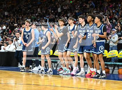 Thumbnail 3 in ThunderRidge vs. Valor Christian (CHSAA 6A State Final) photogallery.