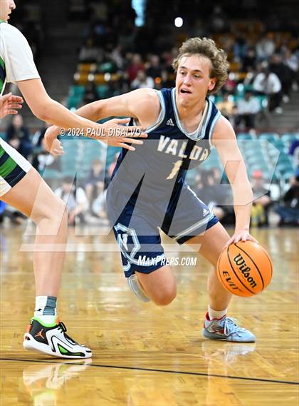 Thumbnail 2 in ThunderRidge vs. Valor Christian (CHSAA 6A State Final) photogallery.