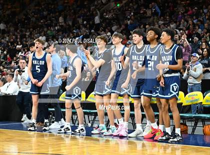 Thumbnail 1 in ThunderRidge vs. Valor Christian (CHSAA 6A State Final) photogallery.