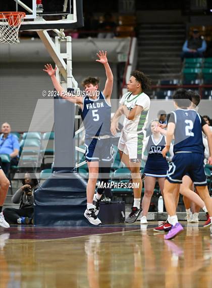 Thumbnail 2 in ThunderRidge vs. Valor Christian (CHSAA 6A State Final) photogallery.