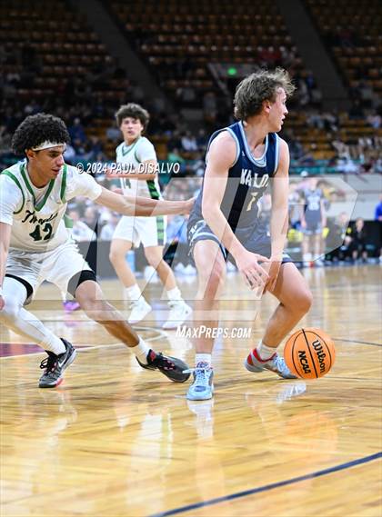 Thumbnail 3 in ThunderRidge vs. Valor Christian (CHSAA 6A State Final) photogallery.