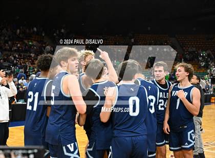 Thumbnail 1 in ThunderRidge vs. Valor Christian (CHSAA 6A State Final) photogallery.