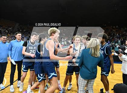 Thumbnail 2 in ThunderRidge vs. Valor Christian (CHSAA 6A State Final) photogallery.