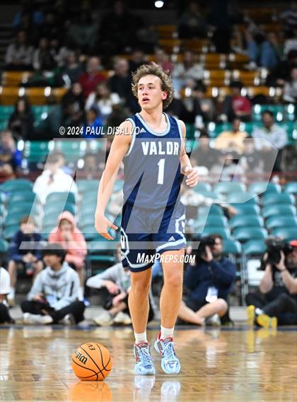 Thumbnail 2 in ThunderRidge vs. Valor Christian (CHSAA 6A State Final) photogallery.