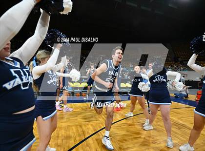Thumbnail 2 in ThunderRidge vs. Valor Christian (CHSAA 6A State Final) photogallery.