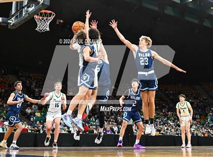Thumbnail 1 in ThunderRidge vs. Valor Christian (CHSAA 6A State Final) photogallery.
