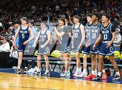 Thumbnail 2 in ThunderRidge vs. Valor Christian (CHSAA 6A State Final) photogallery.