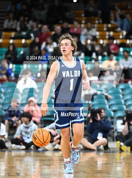 Thumbnail 1 in ThunderRidge vs. Valor Christian (CHSAA 6A State Final) photogallery.