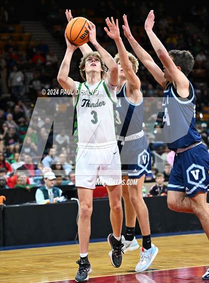 Thumbnail 1 in ThunderRidge vs. Valor Christian (CHSAA 6A State Final) photogallery.