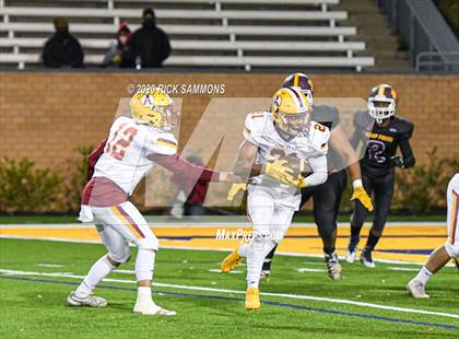 Thumbnail 2 in Abbeville vs. Marion (SCHSL Class AA Final)  photogallery.