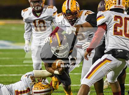 Thumbnail 1 in Abbeville vs. Marion (SCHSL Class AA Final)  photogallery.