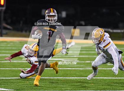 Thumbnail 1 in Abbeville vs. Marion (SCHSL Class AA Final)  photogallery.