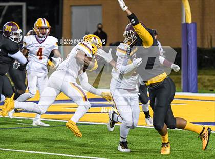 Thumbnail 3 in Abbeville vs. Marion (SCHSL Class AA Final)  photogallery.