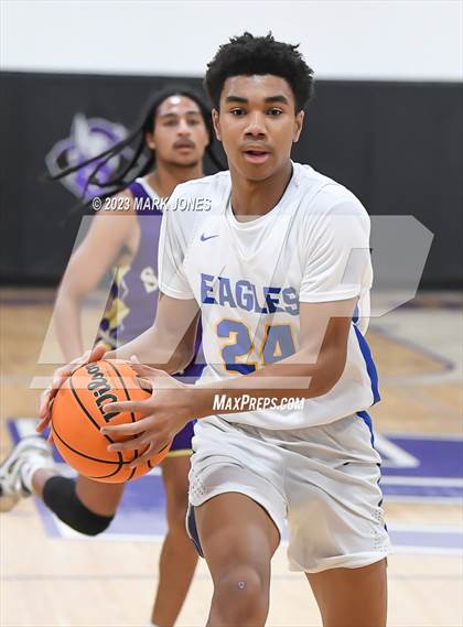 Thumbnail 3 in Phoenix Country Day vs. Sabino (Coyotes Basketball Invitational) photogallery.