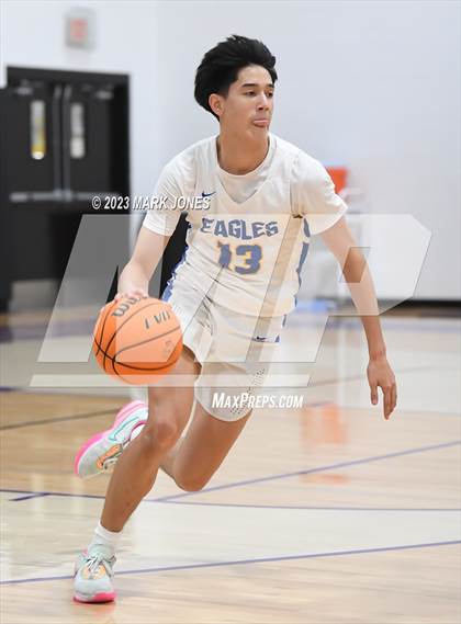 Thumbnail 2 in Phoenix Country Day vs. Sabino (Coyotes Basketball Invitational) photogallery.