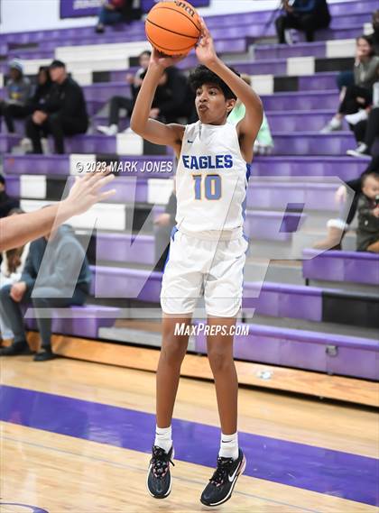 Thumbnail 2 in Phoenix Country Day vs. Sabino (Coyotes Basketball Invitational) photogallery.
