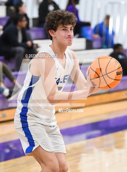 Thumbnail 3 in Phoenix Country Day vs. Sabino (Coyotes Basketball Invitational) photogallery.