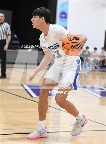 Thumbnail 3 in Phoenix Country Day vs. Sabino (Coyotes Basketball Invitational) photogallery.