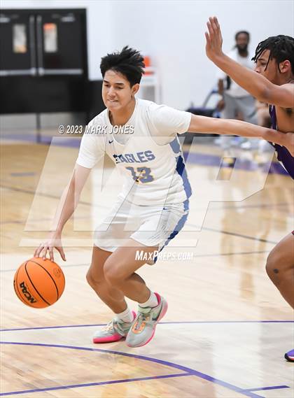 Thumbnail 3 in Phoenix Country Day vs. Sabino (Coyotes Basketball Invitational) photogallery.