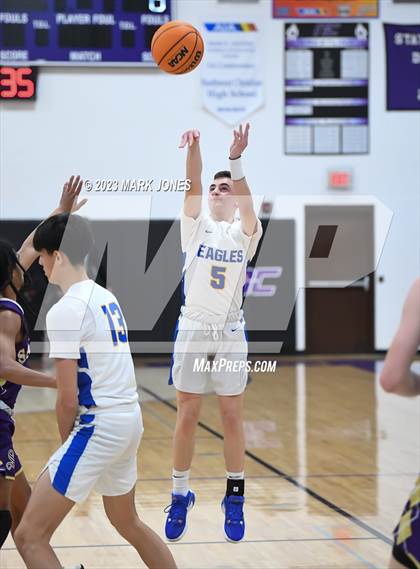 Thumbnail 2 in Phoenix Country Day vs. Sabino (Coyotes Basketball Invitational) photogallery.