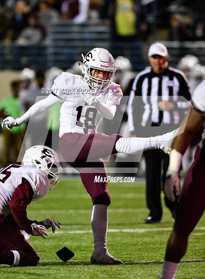 Thumbnail 3 in Ennis vs. Cedar Park (UIL 5A Area Playoff) photogallery.
