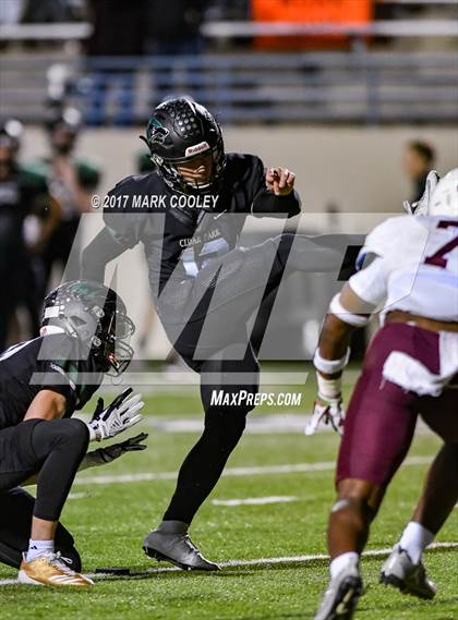 Thumbnail 2 in Ennis vs. Cedar Park (UIL 5A Area Playoff) photogallery.