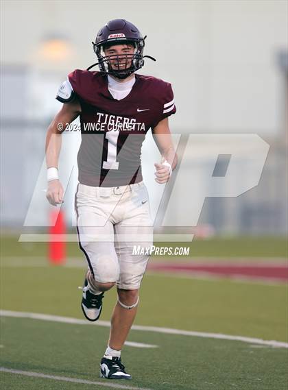 Thumbnail 1 in Vandegrift @ Dripping Springs photogallery.