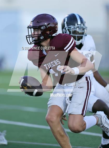 Thumbnail 2 in Vandegrift @ Dripping Springs photogallery.