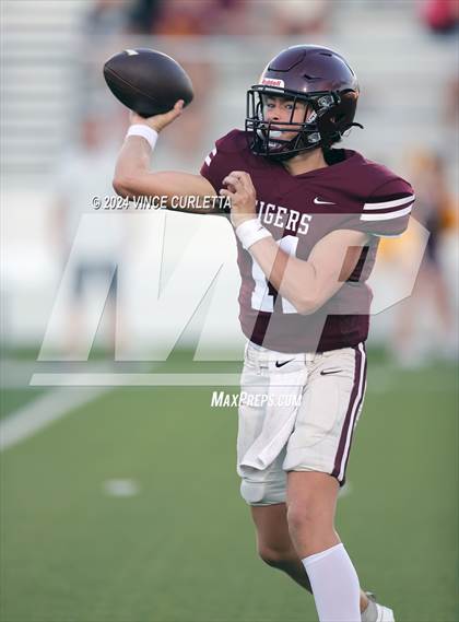 Thumbnail 3 in Vandegrift @ Dripping Springs photogallery.