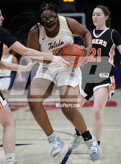 Thumbnail 3 in Springfield vs. Toledo Christian (OHSAA D4 State Semifinal) photogallery.