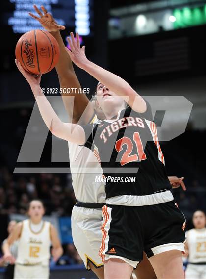 Thumbnail 2 in Springfield vs. Toledo Christian (OHSAA D4 State Semifinal) photogallery.