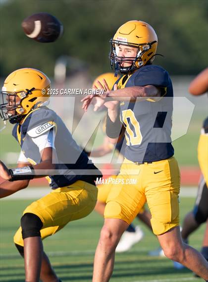 Thumbnail 2 in FR: Cypress Ranch vs New Caney (A teams) photogallery.