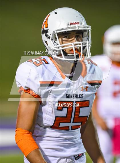 Thumbnail 2 in Gonzales vs. Mineral Wells photogallery.