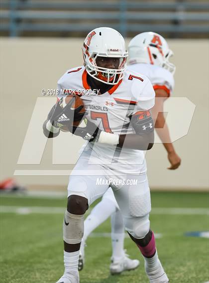 Thumbnail 2 in Gonzales vs. Mineral Wells photogallery.