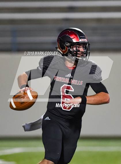 Thumbnail 2 in Gonzales vs. Mineral Wells photogallery.