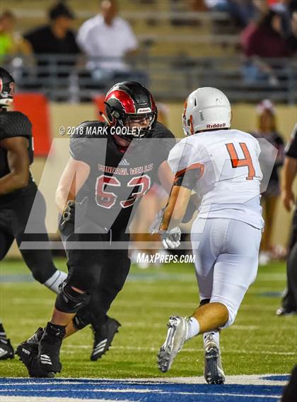 Thumbnail 2 in Gonzales vs. Mineral Wells photogallery.