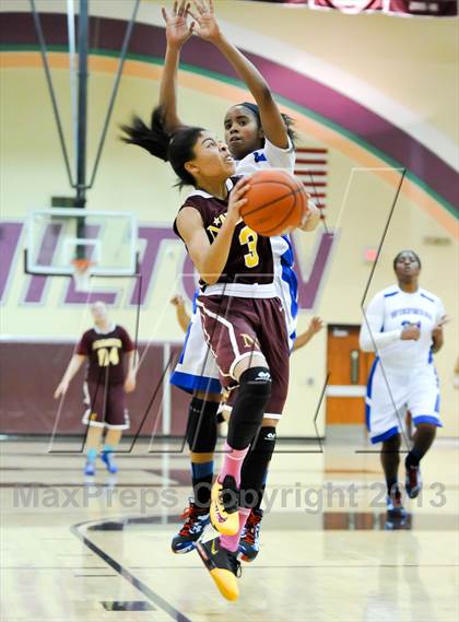 Thumbnail 1 in Nazareth vs. Windward (Nike Tournament of Champions) photogallery.