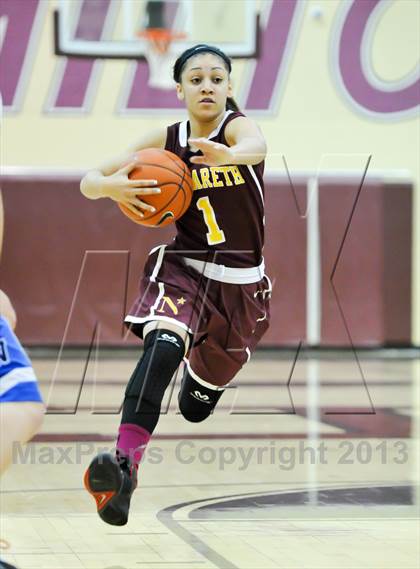 Thumbnail 2 in Nazareth vs. Windward (Nike Tournament of Champions) photogallery.