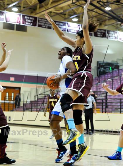Thumbnail 3 in Nazareth vs. Windward (Nike Tournament of Champions) photogallery.