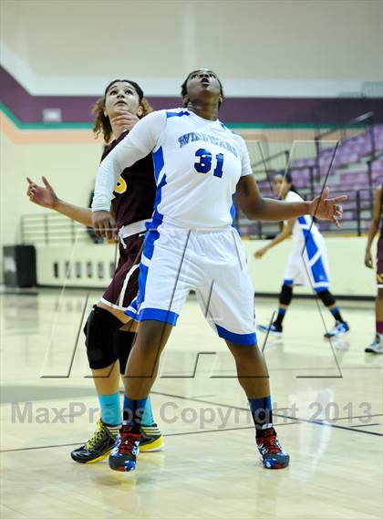 Thumbnail 2 in Nazareth vs. Windward (Nike Tournament of Champions) photogallery.