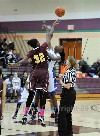 Thumbnail 1 in Nazareth vs. Windward (Nike Tournament of Champions) photogallery.
